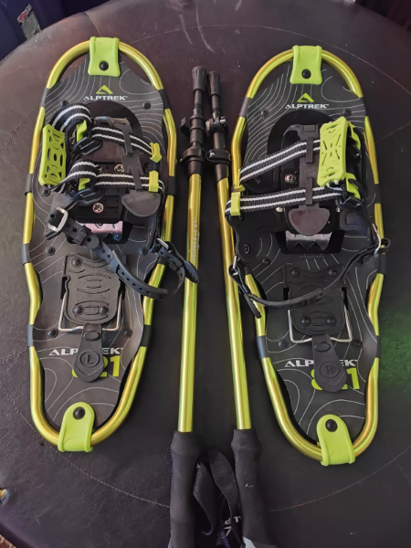 New Alptrek 821 Pro Snow Shoes w/ Adjustable Poles and Carry Bag 150lb Weight NEW IN OPEN BOX - 850010345413