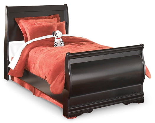 Huey Vineyard Twin Sleigh Bed with Dresser