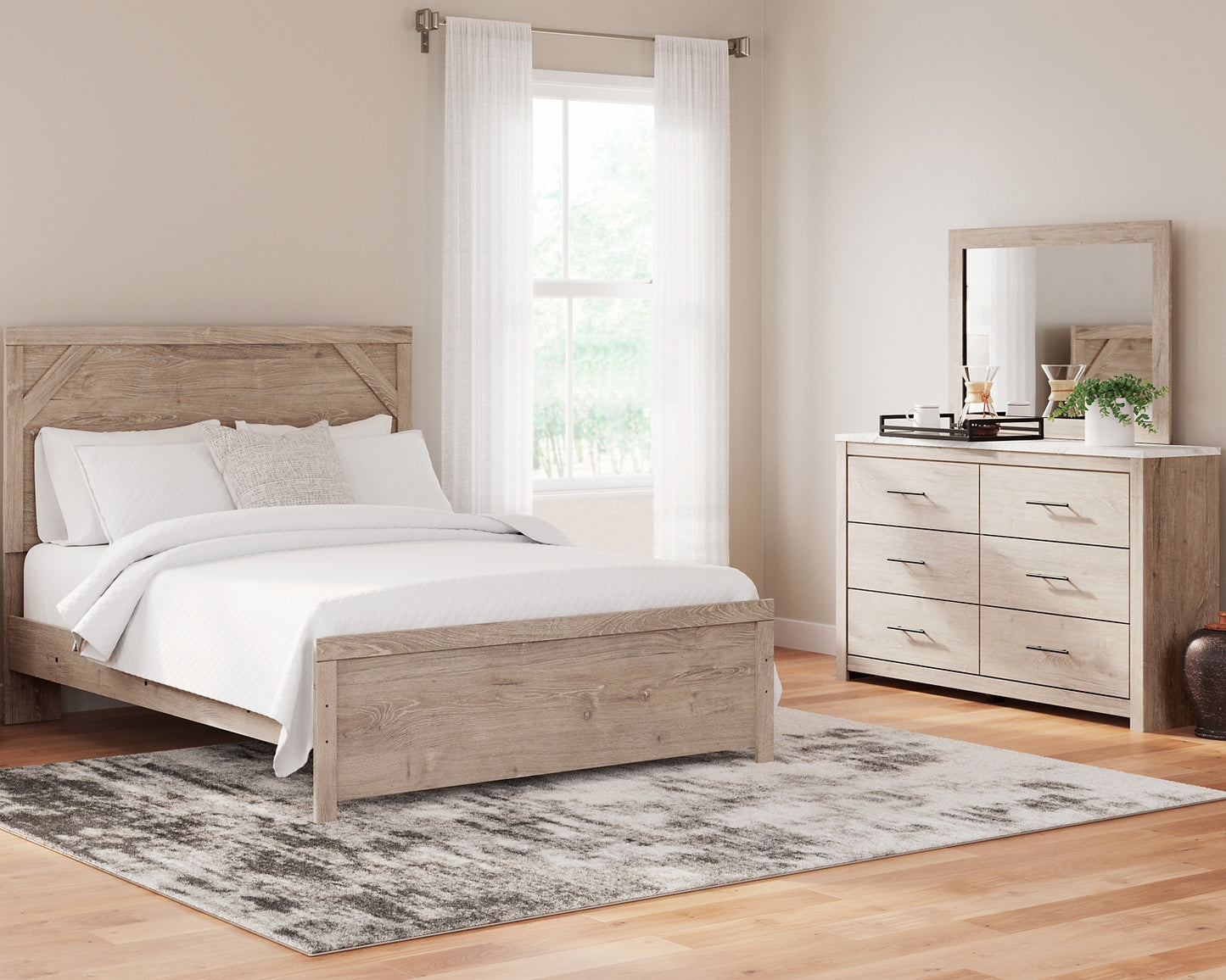 Senniberg Queen Panel Bed with Mirrored Dresser